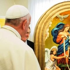 La devozione di Papa Francesco alla Madonna che scioglie i Nodi