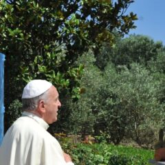 Papa Francesco: la devozione e l’affidamento a san Giuseppe «dormiente». Preghiera