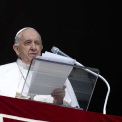 Papa Francesco; per amare i nemici i cristiani chiedono il dono dello Spirito Santo