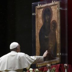 Papa Francesco consacra Russia e Ucraina al Cuore Immacolato di Maria a Roma e Fatima